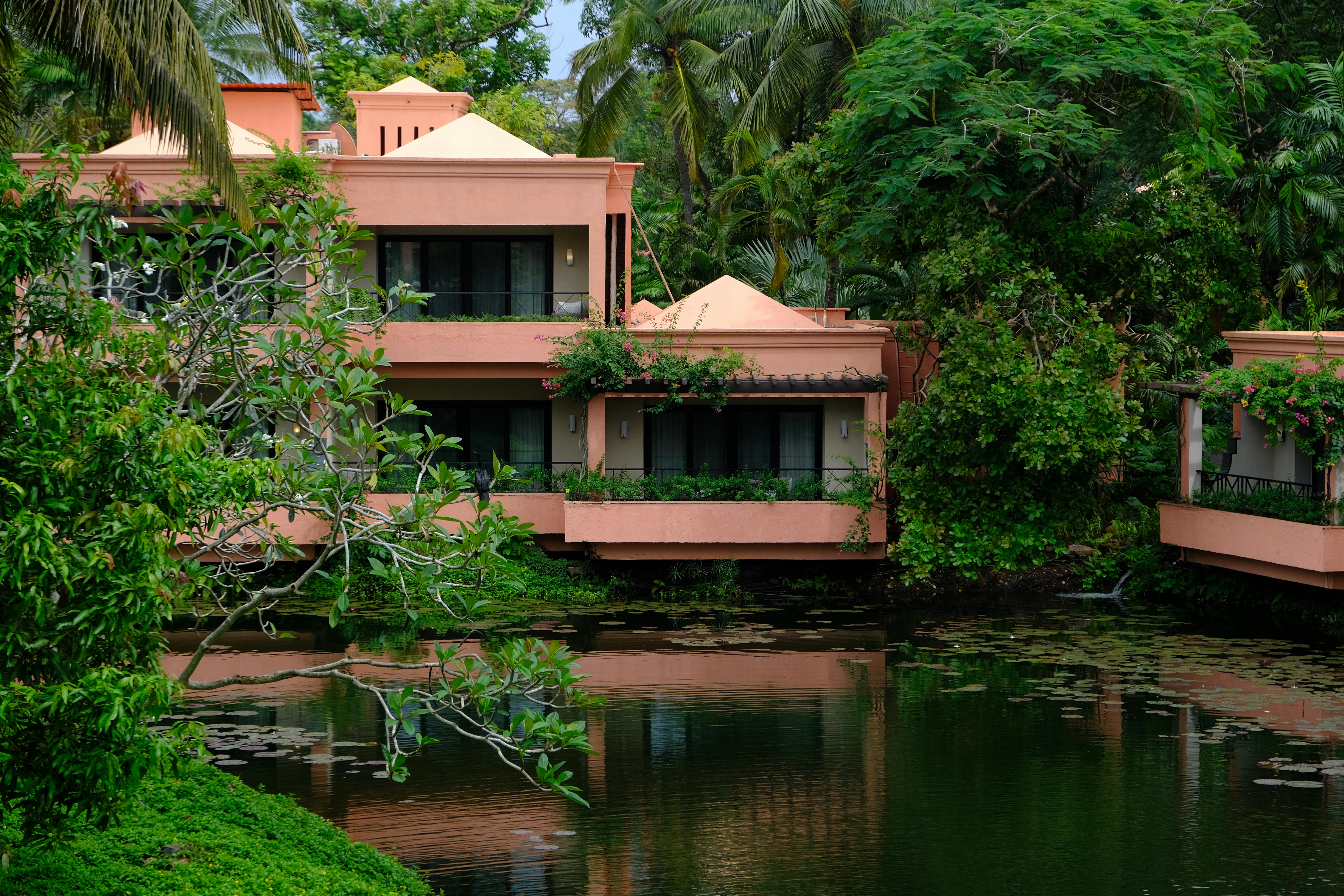 Apartments & Villas
